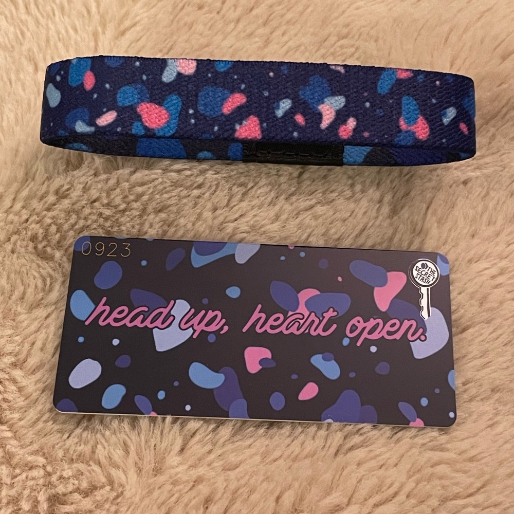 NWT Zox wristband. Head Up Heart Open Secret Stash. #923. Size Large